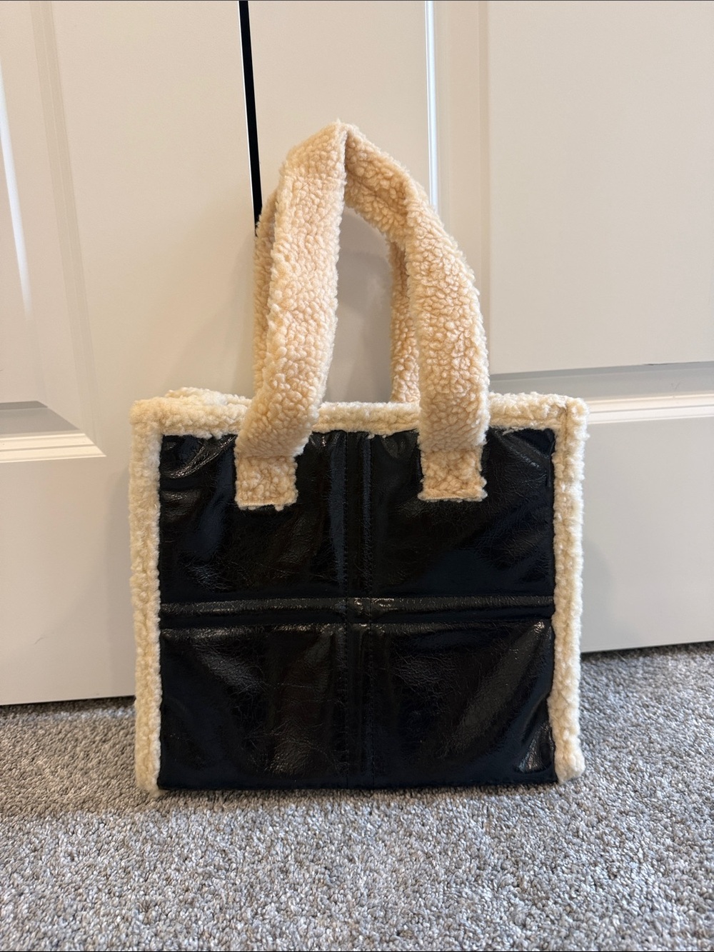 Lamarque Black Faux Zoey Leather Tote with Cream Sherpa Trim